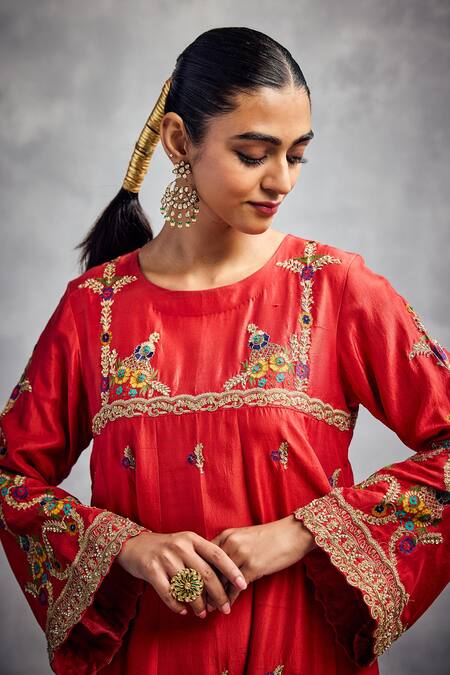 Buy_Aman Takyar_Orange Organza Embroidery Round Neck Kurta Set _Online_at_Aza_Fashions