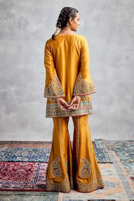 Aman Takyar Mustard Yellow Embroidered Kurta Set 