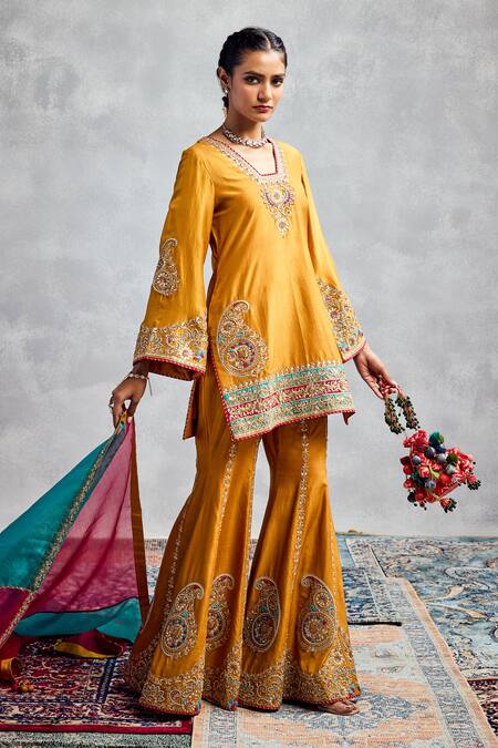 Aman Takyar_Yellow Organza Embroidery Mustard Kurta Set _Online_at_Aza_Fashions