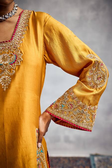 Buy_Aman Takyar_Yellow Organza Embroidery Mustard Kurta Set _Online_at_Aza_Fashions