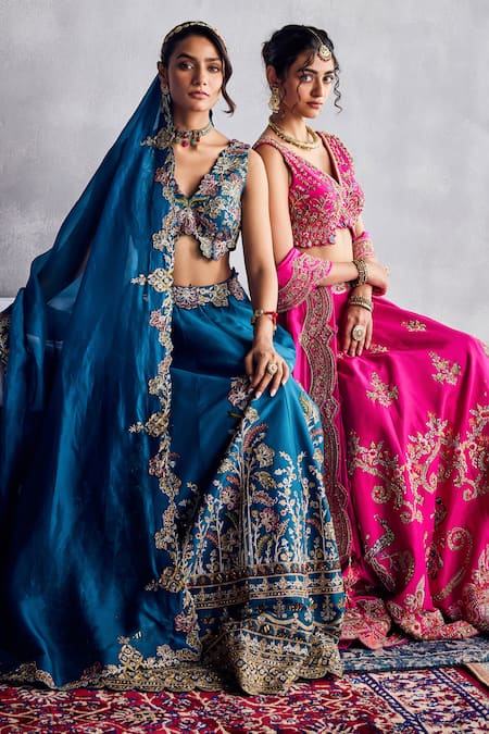 Aman Takyar Fuchsia Sequins, Embroidery V-neck Fuschia Pink Designer Lehenga Set at Aza Fashions Aman Takyar_Fuchsia Sequins, Embroidery V-neck Fuschia Pink Designer Lehenga Set _at_Aza_Fashions