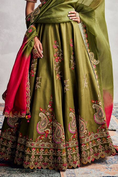 Aman Takyar_Green Embroidery V-neck Woodbine Lehenga Set _Online_at_Aza_Fashions