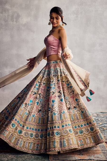 Shop_Aman Takyar_Ivory Embroidery Sweetheart Neck Fusion Lehenga Set _Online_at_Aza_Fashions