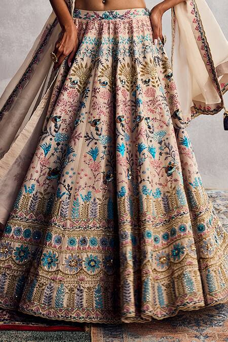 Aman Takyar_Ivory Embroidery Sweetheart Neck Fusion Lehenga Set _at_Aza_Fashions