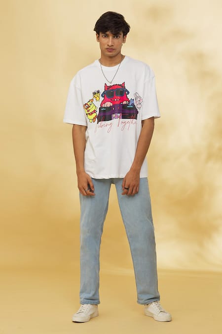 Buy_Theorem_White Cotton Vibing Together Graphic T-shirt _Online_at_Aza_Fashions