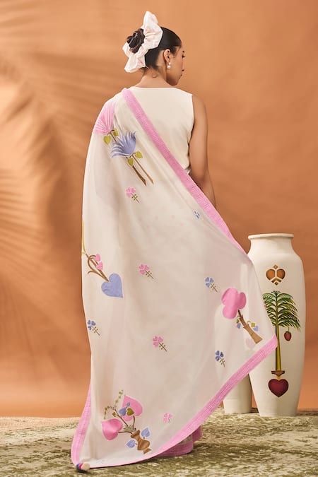Shop Masaba Ivory Chanderi Tassels Round Neck Printed Saree Set at Aza Fashions Shop_Masaba_Ivory Chanderi Tassels Round Neck Printed Saree Set _at_Aza_Fashions