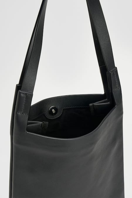 Buy Perona Black Kiera Vintage Lamb Leather Handbag Online at Aza Fashions Buy_Perona_Black Kiera Vintage Lamb Leather Handbag _Online_at_Aza_Fashions