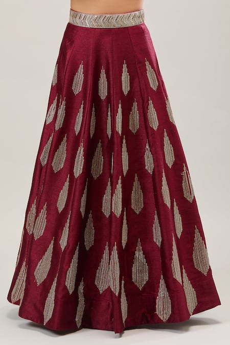 Samyukta Singhania_Maroon Net Embroidery Lehenga Set _at_Aza_Fashions