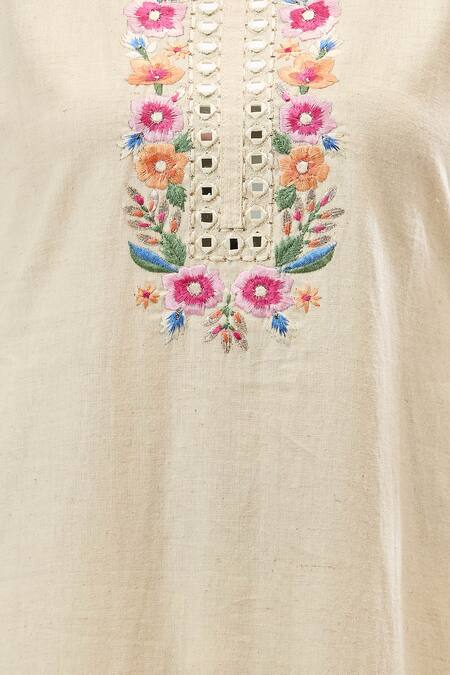 Samyukta Singhania_White Cotton Embroidery Round Neck Kurta Set_Online_at_Aza_Fashions