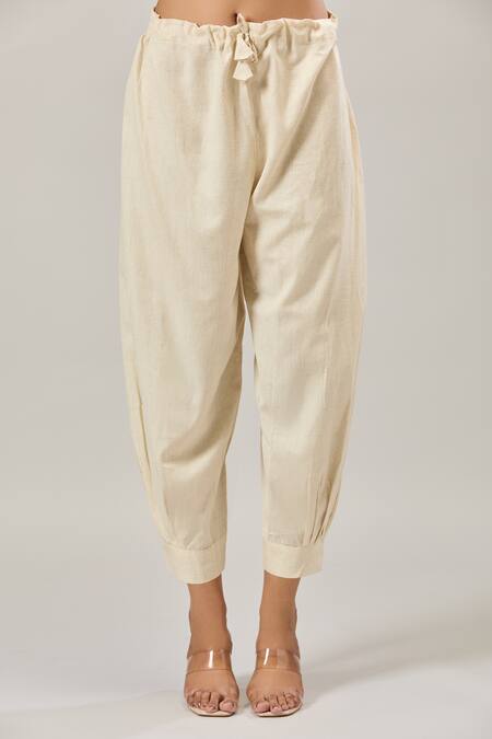 Samyukta Singhania_White Cotton Embroidery Round Neck Kurta Set_at_Aza_Fashions