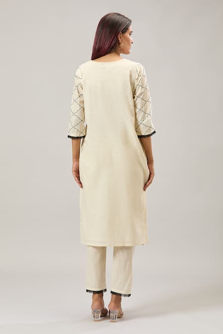 Samyukta Singhania Embroidered Cotton Kurta Set 