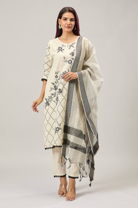 Naintara Bajaj Off White Cotton Embroidery, Lace Round Neck Kurta Set at Aza Fashions Naintara Bajaj_Off White Cotton Embroidery, Lace Round Neck Kurta Set _at_Aza_Fashions