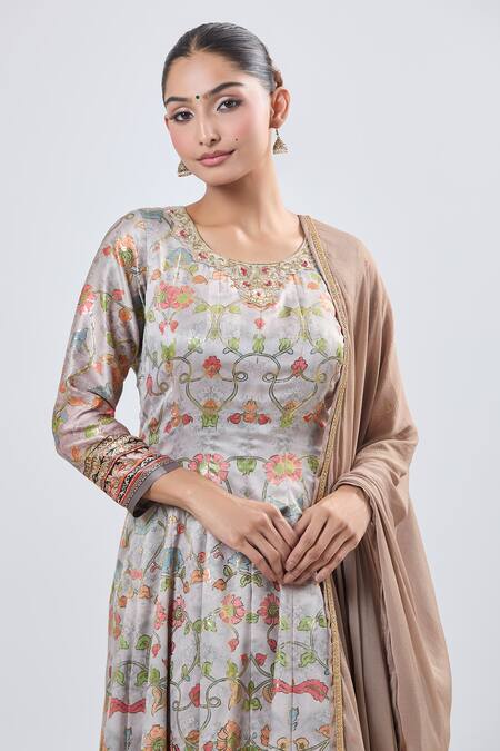 Buy_Samyukta Singhania_Gray Silk Embroidery, Foil Printing Round Neck Floral Anarkali Kurta Set