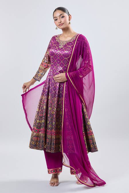 Buy_Samyukta Singhania_Purple Embroidery Round Neck Foil Digital Printed Anarkali Kurta Set