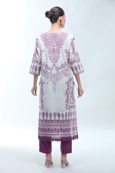 Naintara Bajaj Printed Off White Kurta Set With Dupatta 