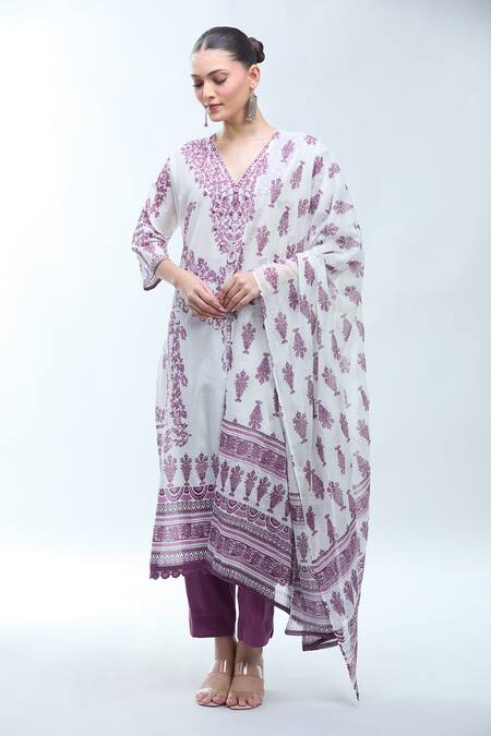 Buy_Naintara Bajaj_Off White Cotton Embroidery V-neck Printed Kurta Set With Dupatta _Online_at_Aza_Fashions
