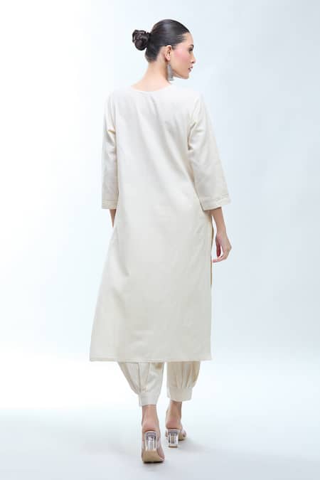 Samyukta Singhania Embroidered Off White Kurta Set 