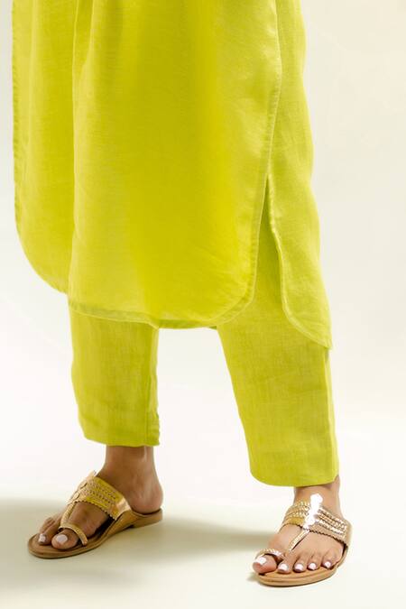 Buy_Prahnaaya_Green Linen Mandarin Collar Sublime Neon Kurta And Pant Set_Online_at_Aza_Fashions