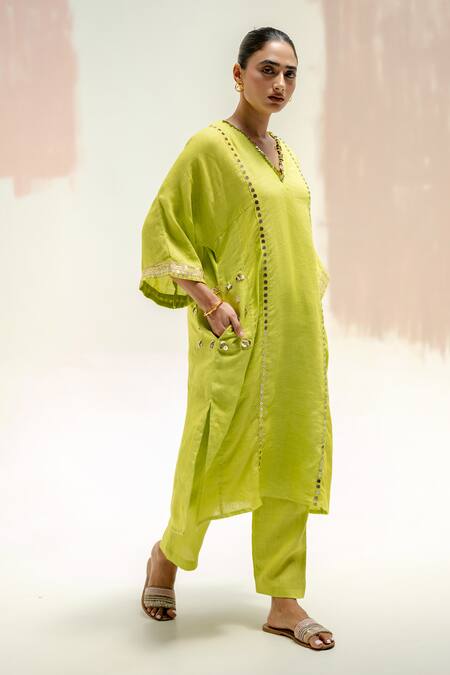 Prahnaaya_Green Linen Embroidery V-neck Aaram Choga Kurta Set_Online_at_Aza_Fashions