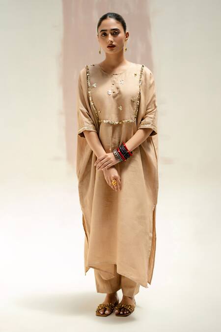 Shop Prahnaaya Beige Linen Round Neck Longline Kaftan Kurta Set Online at Aza Fashions Shop_Prahnaaya_Beige Linen Round Neck Longline Kaftan Kurta Set_Online_at_Aza_Fashions