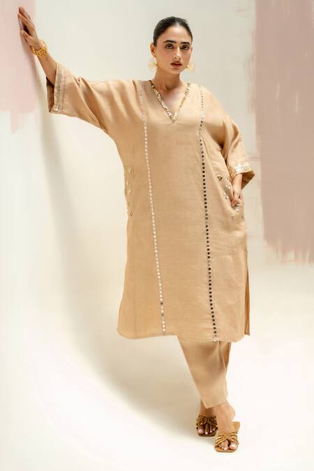 Prahnaaya_Beige Linen Sequins V-neck Aaram Choga Kurta Set_at_Aza_Fashions