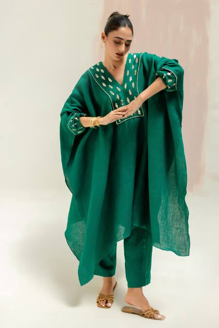 Prahnaaya Green Linen Embroidery Split V-neck Moroccan Star Kaftan With Pants Online at Aza Fashions Prahnaaya_Green Linen Embroidery Split V-neck Moroccan Star Kaftan With Pants_Online_at_Aza_Fashions