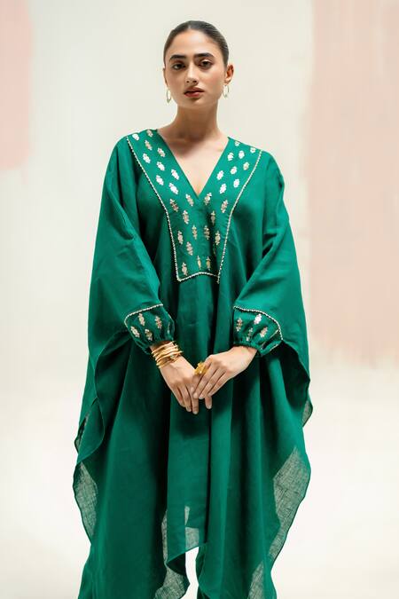 Prahnaaya Green Linen Embroidery Split V-neck Moroccan Star Kaftan With Pants at Aza Fashions Prahnaaya_Green Linen Embroidery Split V-neck Moroccan Star Kaftan With Pants_at_Aza_Fashions