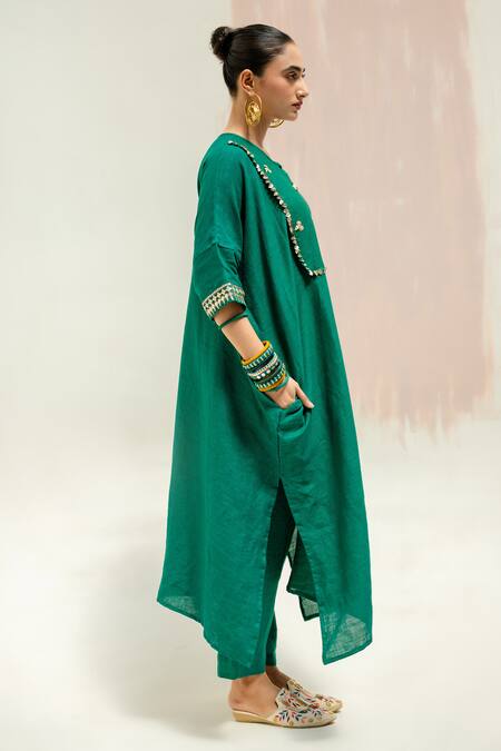 Prahnaaya_Green Linen Embroidery Round Neck Longline Kaftan Kurta With Pants_at_Aza_Fashions