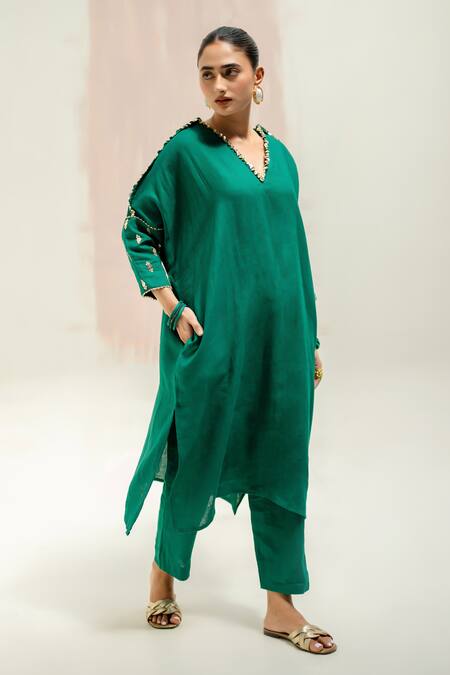 Buy Prahnaaya Green Linen V-neck Star Antifit Kurta Set Online at Aza Fashions Buy_Prahnaaya_Green Linen V-neck Star Antifit Kurta Set_Online_at_Aza_Fashions