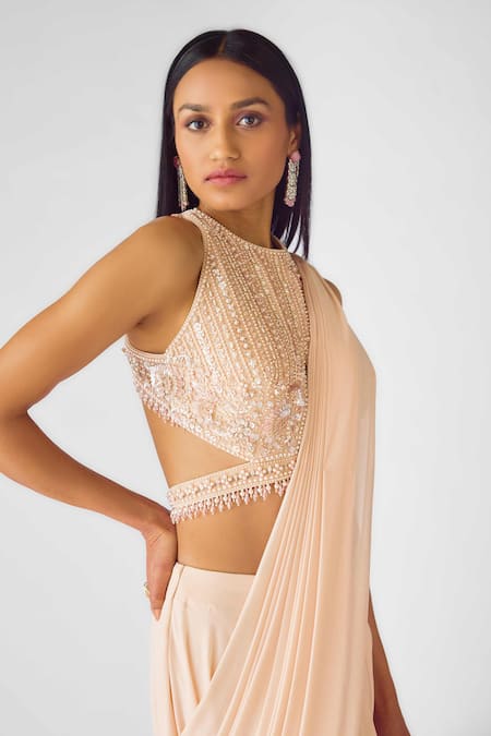 Buy_Basanti - Kapde Aur Koffee_Peach Georgette Sequins, Pearls, Cut Work Round Neck Draped Saree Set