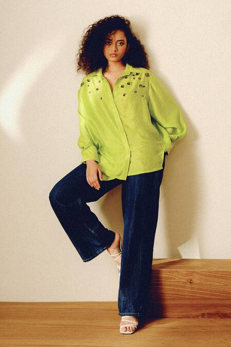 Buy_Kavya Singh Kundu_Green Embroidery Collared Boa Floral Embellished Shirt _Online_at_Aza_Fashions