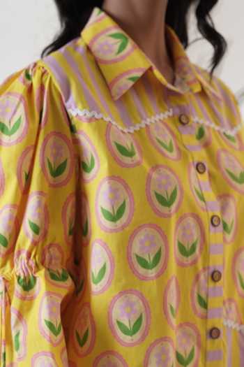 Surabhi Arya_Yellow Poplin Collared Printed Short Dress _at_Aza_Fashions