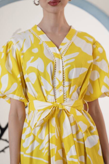 Surabhi Arya_Yellow Poplin V-neck Printed Midi Dress _Online_at_Aza_Fashions