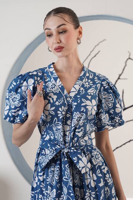 Shop Surabhi Arya Blue Poplin V-neck Floral Print Midi Dress Online at Aza Fashions Shop_Surabhi Arya_Blue Poplin V-neck Floral Print Midi Dress _Online_at_Aza_Fashions
