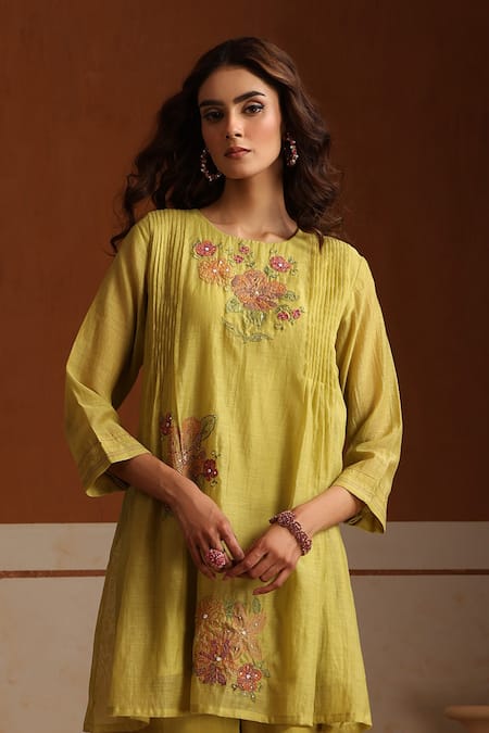 Buy_Beige_Green Embroidery, Beads, Sequins Round Neck Hand Kurta Set _Online_at_Aza_Fashions