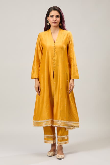 Buy Naintara Bajaj Mustard Chanderi Sequins V-neck Embroidered Kurta Set Online at Aza Fashions Buy_Naintara Bajaj_Mustard Chanderi Sequins V-neck Embroidered Kurta Set_Online_at_Aza_Fashions