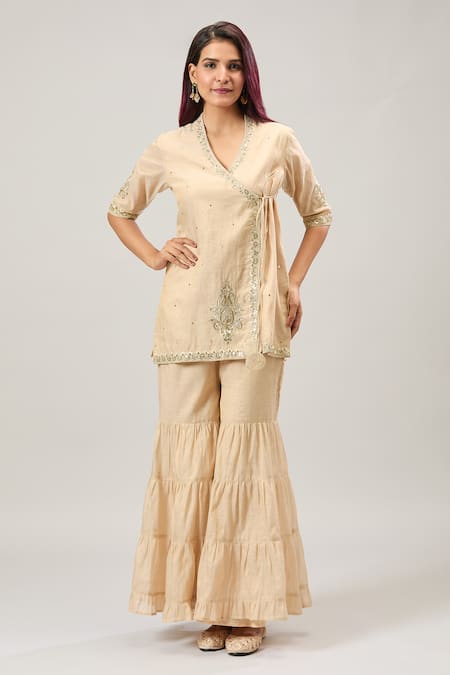 Samyukta Singhania_Beige Chanderi Sequins V-neck Angarkha Tunic And Sharara Set _at_Aza_Fashions