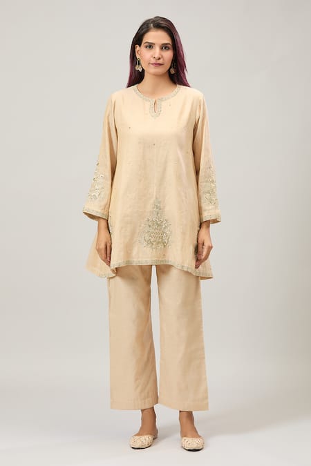Samyukta Singhania Beige Chanderi Sequins, Embroidery Keyhole Neck Kurta Set Online at Aza Fashions Samyukta Singhania_Beige Chanderi Sequins, Embroidery Keyhole Neck Kurta Set_Online_at_Aza_Fashions