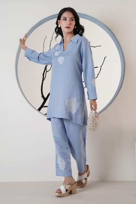 Surabhi Arya_Blue Linen Embroidery Split V-neck Powder Thread Pant Set _Online_at_Aza_Fashions