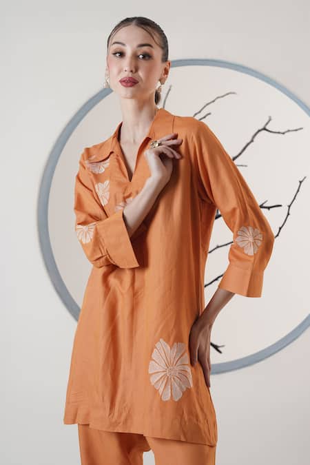 Surabhi Arya Orange Linen Embroidery Split V-neck Thread Pant Set Online at Aza Fashions Surabhi Arya_Orange Linen Embroidery Split V-neck Thread Pant Set _Online_at_Aza_Fashions