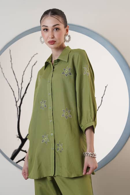 Surabhi Arya_Olive Green Linen Cut Work Collared Pant Set _Online_at_Aza_Fashions