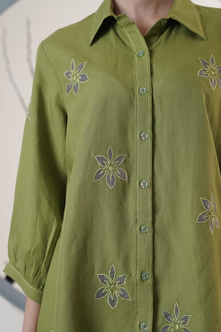 Surabhi Arya_Olive Green Linen Cut Work Collared Pant Set _at_Aza_Fashions
