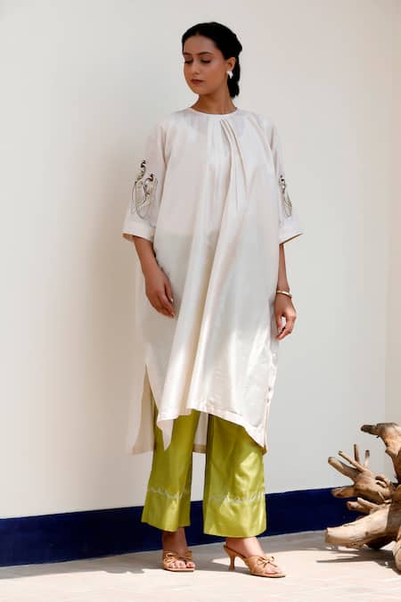 Eeda Ivory Kurta Set With Green Straight Pant 