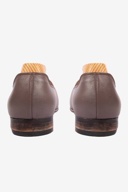 Buy Whitemuds Gray Sirohi Steel Grey Designer Shoes Online at Aza Fashions Buy_Whitemuds_Gray Sirohi Steel Grey Designer Shoes _Online_at_Aza_Fashions