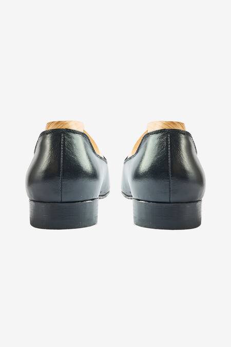 Buy Whitemuds Black Sirohi Leather Shoes Online at Aza Fashions Buy_Whitemuds_Black Sirohi Leather Shoes _Online_at_Aza_Fashions