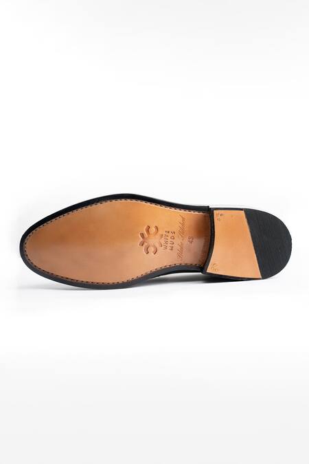 Shop_Whitemuds_Black Cut Work Giza Leather Sandals _Online_at_Aza_Fashions