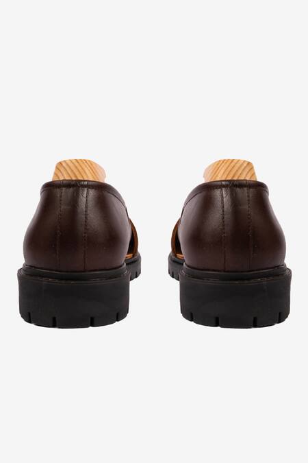 Buy_Whitemuds_Brown Kohat Tan Peshawari Sandals _Online_at_Aza_Fashions