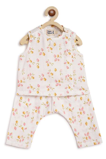 Shop Tiber Taber White Cotton Floral Print Kids Pant Set Shop_Tiber Taber_White Cotton Floral Print Kids Pant Set