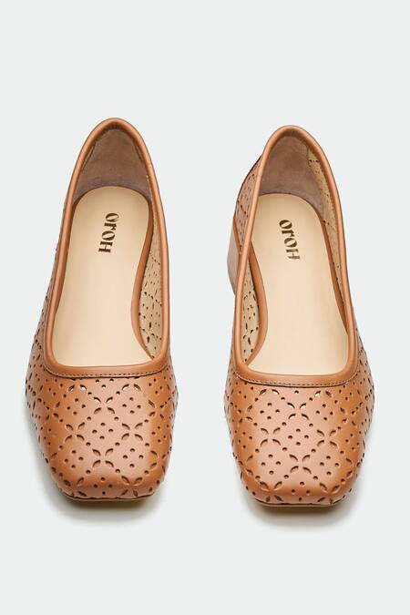 Oroh Brown Designer London Heels at Aza Fashions Oroh_Brown Designer London Heels _at_Aza_Fashions