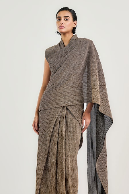 Buy_Tarun Tahiliani_Gold Tulle Crinkle Pre-draped Saree _Online_at_Aza_Fashions